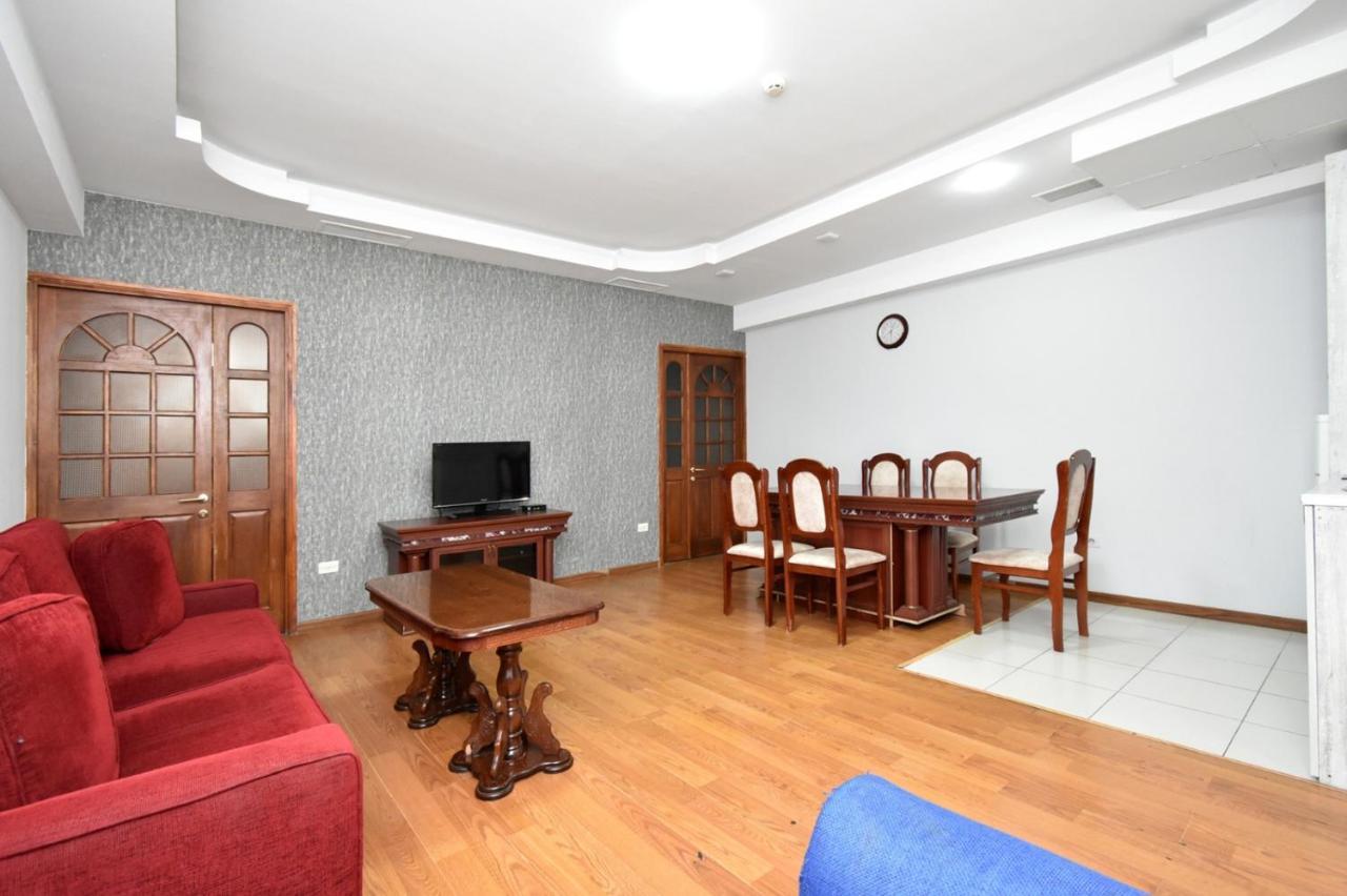Armenak apartments N20 Yerevan Bagian luar foto